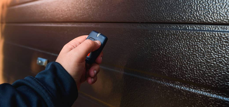 automatic door opener with remote control in Galt